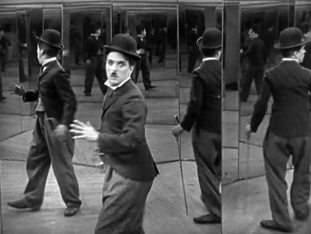 Charlie Chaplin in the hall of mirrors - movie The Circus